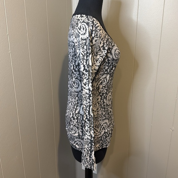 Women's Medium PRANA Black Semi Sheer Long Sleeve Top Paisley - Picture 3 of 6